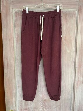 Vuori The Rise the Shine eggplant jogger with Logo Patch S